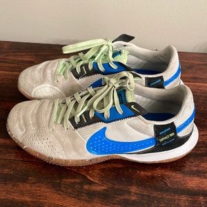 Nike Boys Futsal soccer shoes